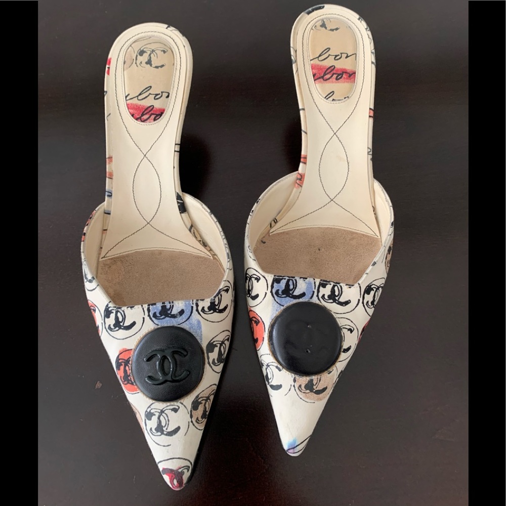 CHANEL kitten heel mules